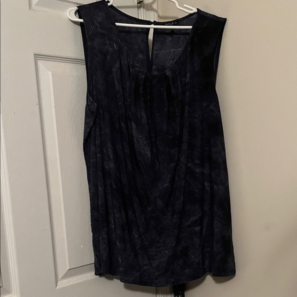 Elegant Black Sleeveless Blouse